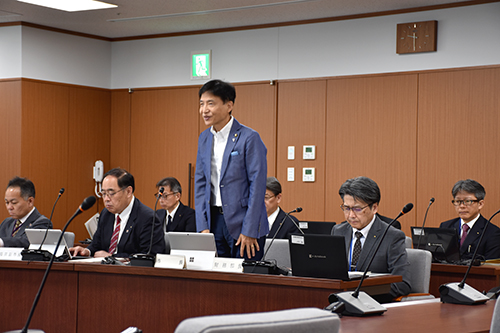 議会運営委員会の様子の写真