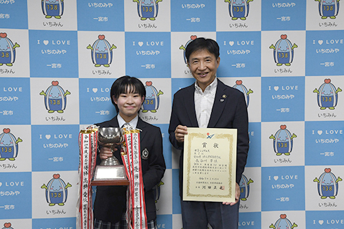 記念撮影の様子の写真