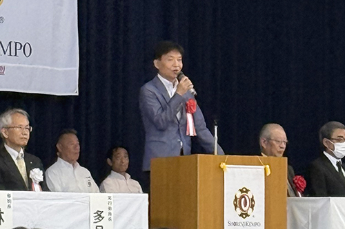 市長があいさつしている写真