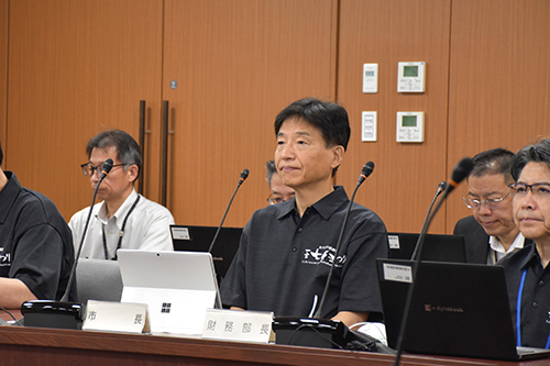 議会運営委員会の様子の写真