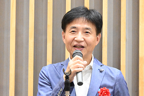 市長があいさつしている写真