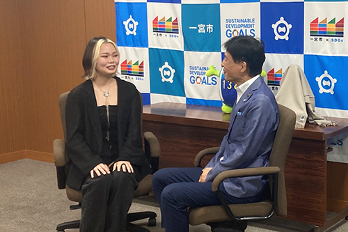市長が対談している写真