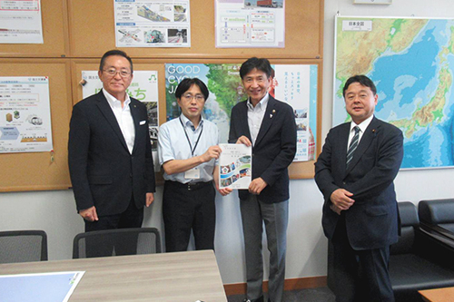 市長が要望活動している写真