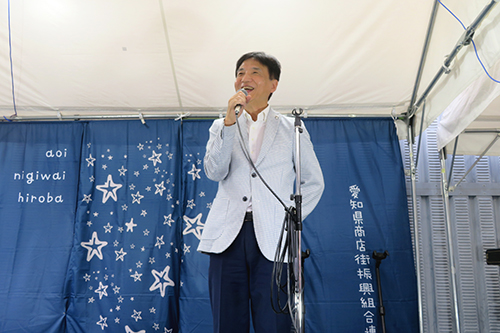 市長があいさつしている写真