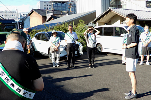 市長が激励している写真