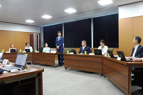会議の様子の写真