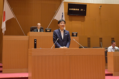 市長があいさつしている写真