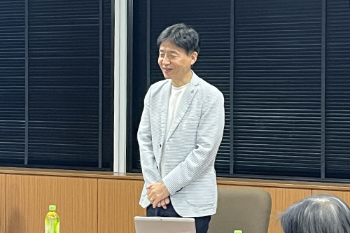 出席している様子の写真