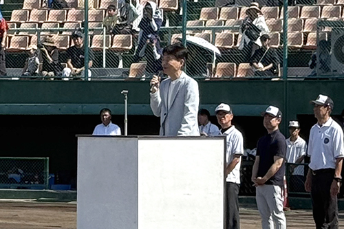 市長があいさつしている写真