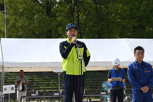 市長が訓練に出席している写真