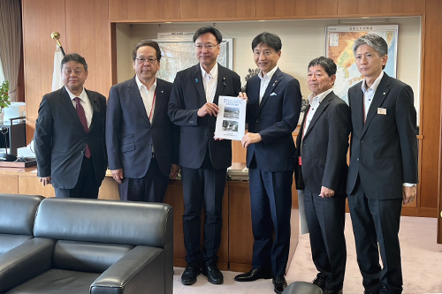 市長が要望活動している写真