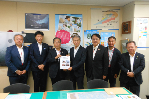 市長が要望活動している写真