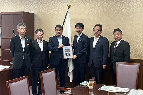 市長が要望活動している写真