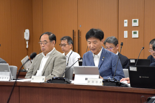 委員会の様子の写真
