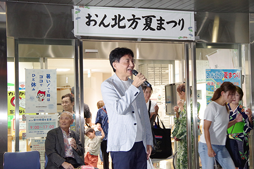 市長があいさつしている写真