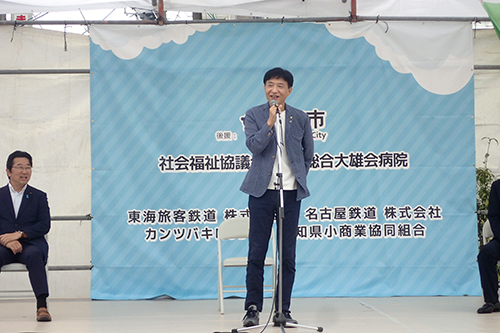 市長があいさつしている写真