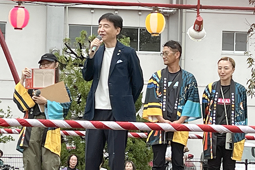 市長があいさつしている写真