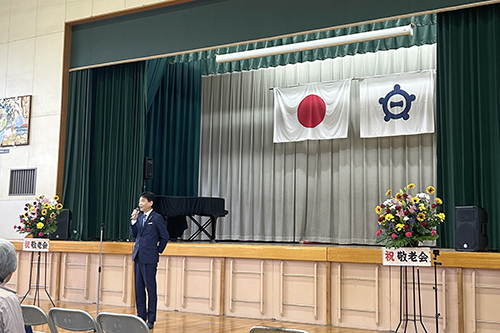 市長があいさつしている写真