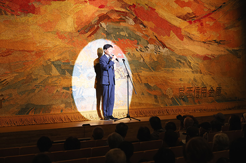 市長があいさつしている写真