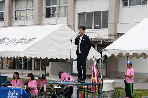 市長があいさつしている写真