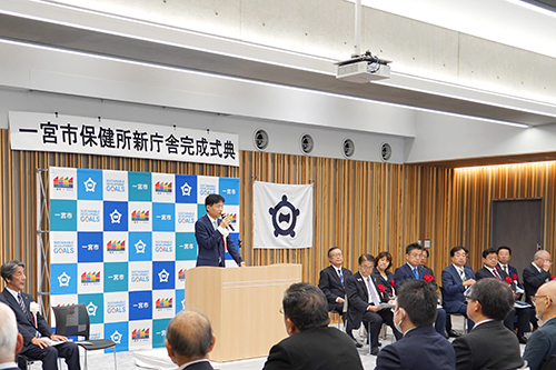 市長があいさつしている写真