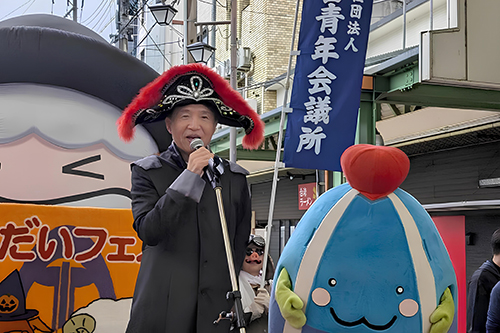 市長があいさつしている写真