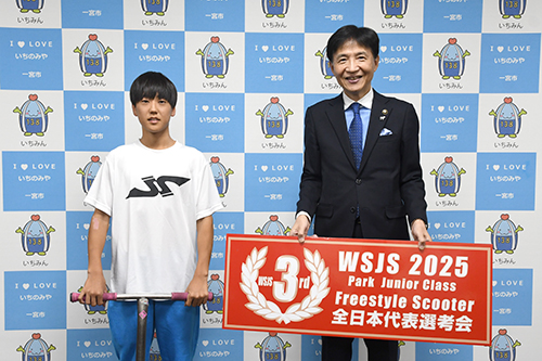 記念撮影の様子の写真