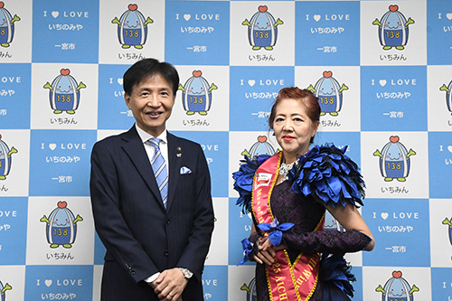 記念撮影の様子の写真