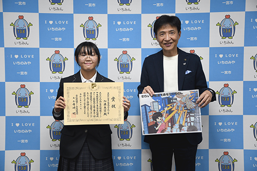 市長が記念撮影している写真