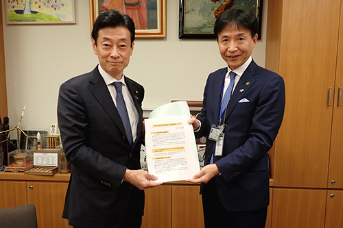 市長が要望活動している写真