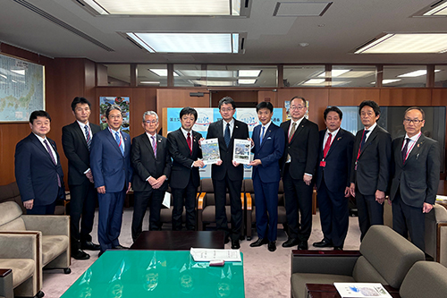 市長が要望活動している写真