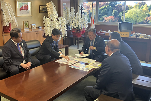 市長が要望活動している写真