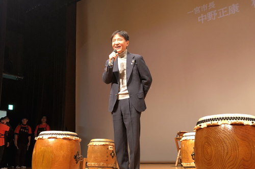 市長があいさつしている写真