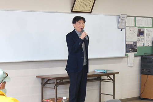 市長が激励している写真