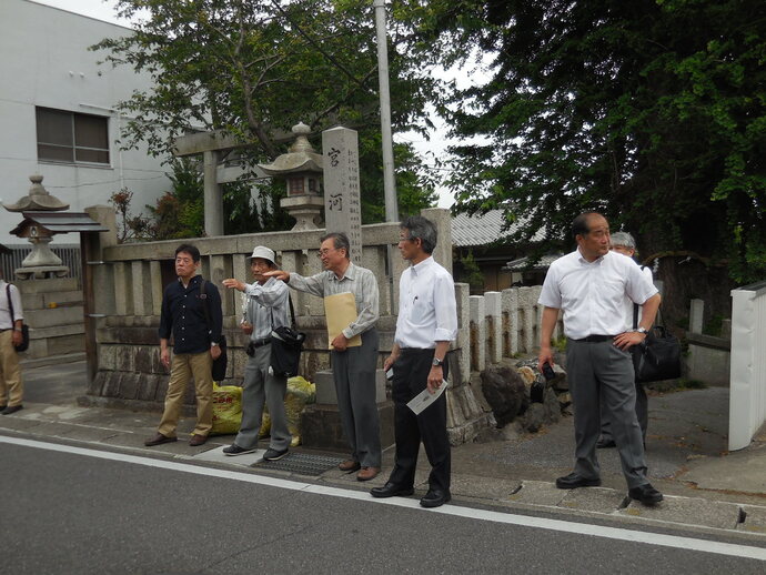 写真：ボランティアガイドの様子