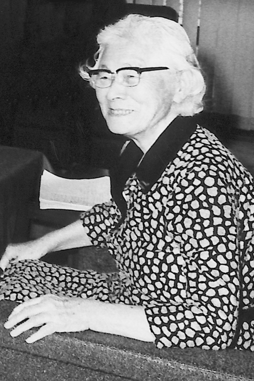 国立国会図書館「近代日本人の肖像」より市川房枝の写真