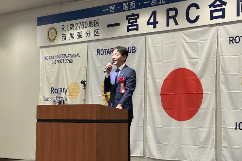 あいさつしている写真