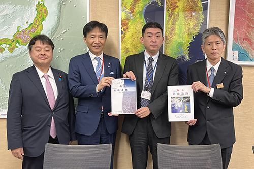 お礼している写真