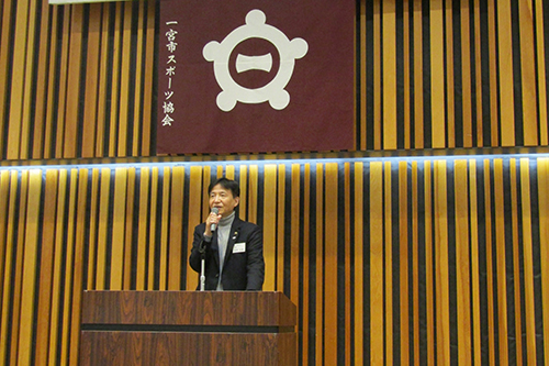 市長があいさつしている写真