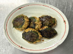 サバ缶つくねのしそ乗せ