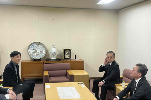 市長が訪問している写真