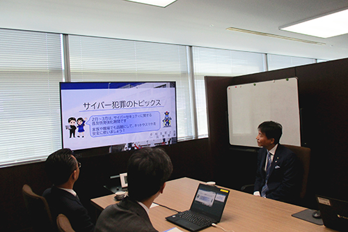 市長が意見交換している写真