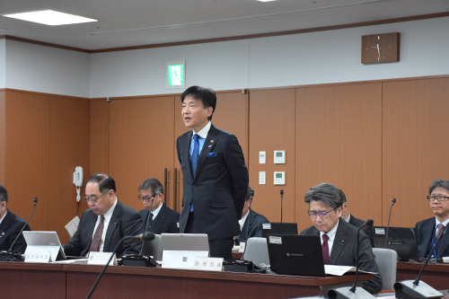 議会運営委員会の様子の写真