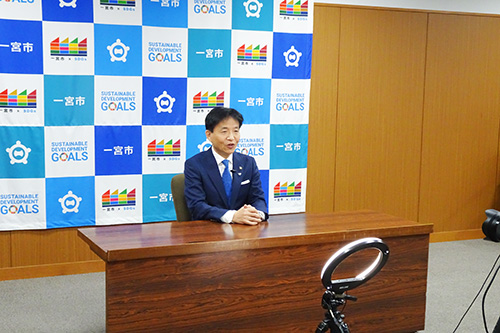 市長が収録している写真