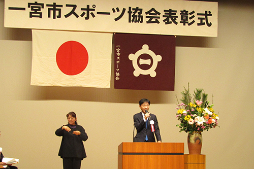 市長があいさつしている写真