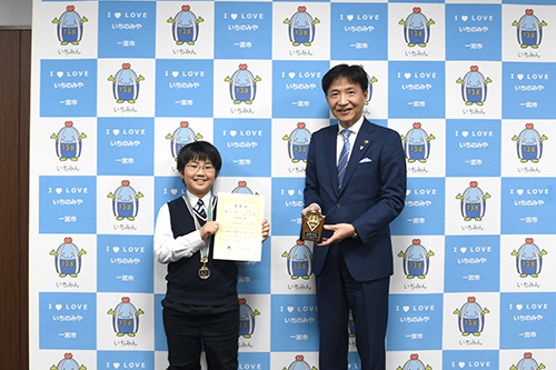 記念撮影の様子の写真