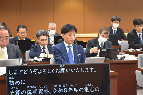 市長が福祉健康委員会に出席している写真