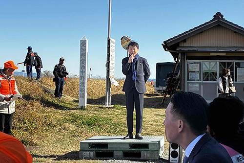 市長があいさつしている写真