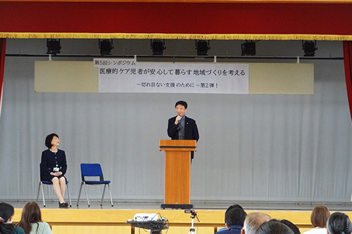 市長があいさつしている写真