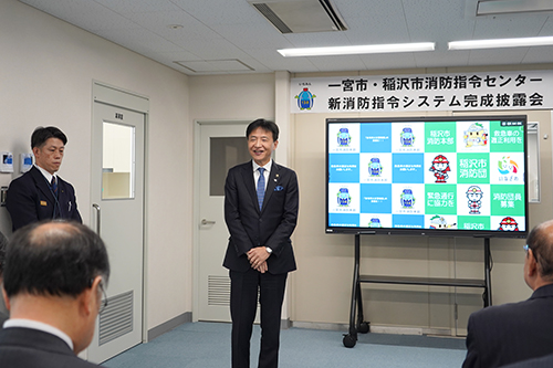 市長があいさつしている写真